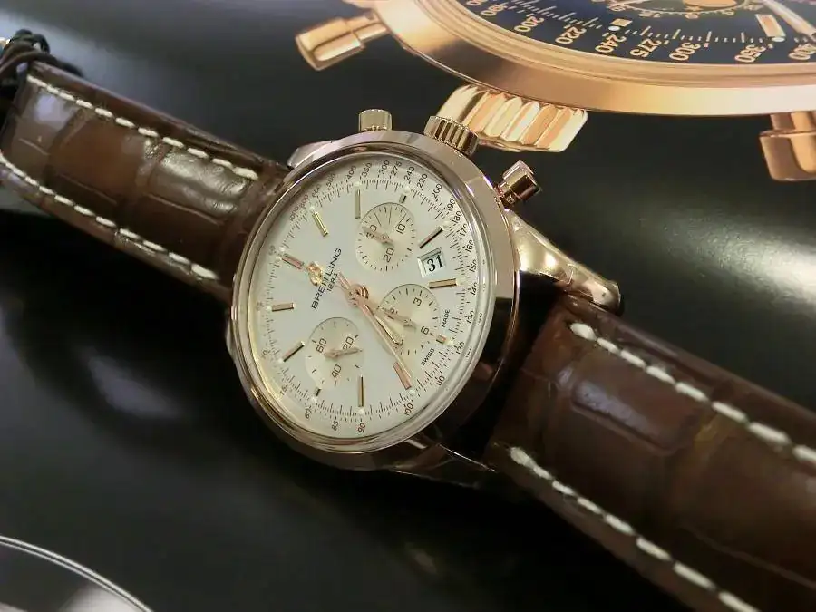 RB015212G178_breitling_transocean_chronolog_05.webp