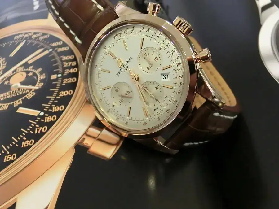 RB015212G178_breitling_transocean_chronolog_06.webp