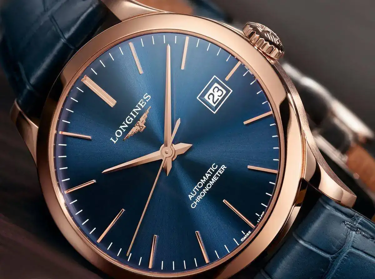 Record-Automatic-Chronometer-in-Rose-Gold-blue-002.webp