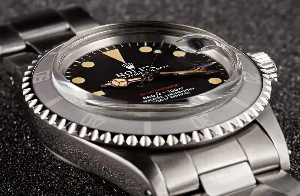 red-submariner-3.webp