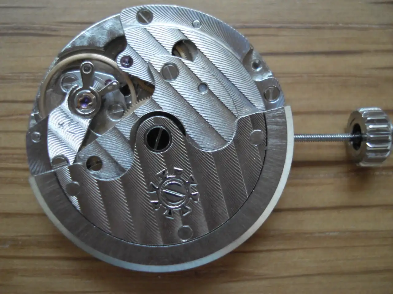 regulator_ST_1711 (1).webp