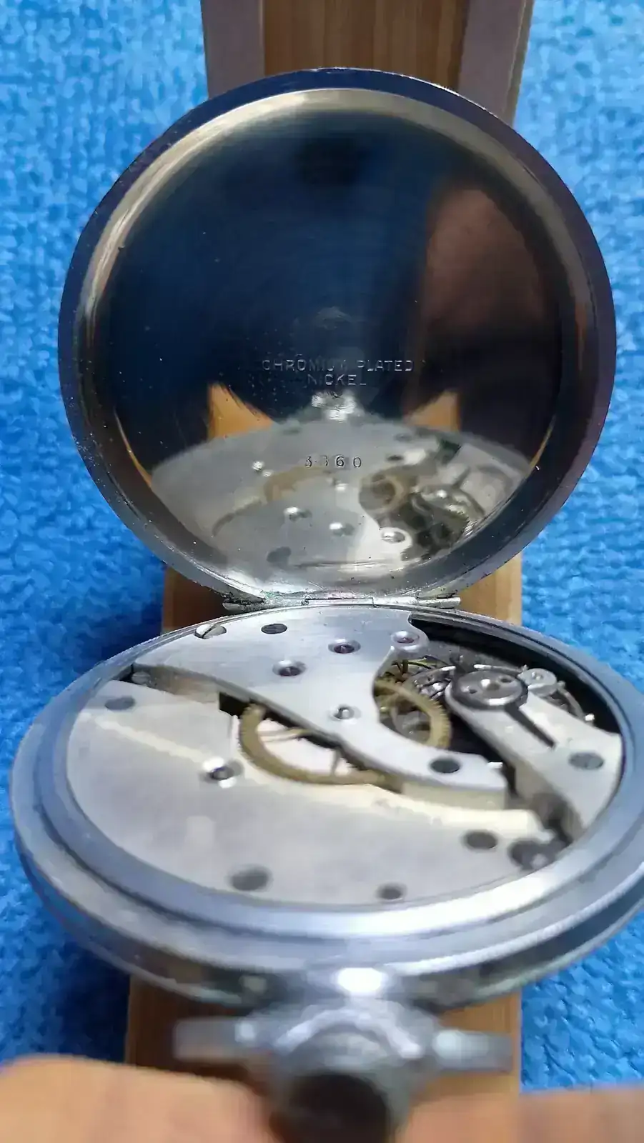 RELOJ 04.webp