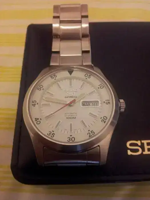 Reloj 1.webp