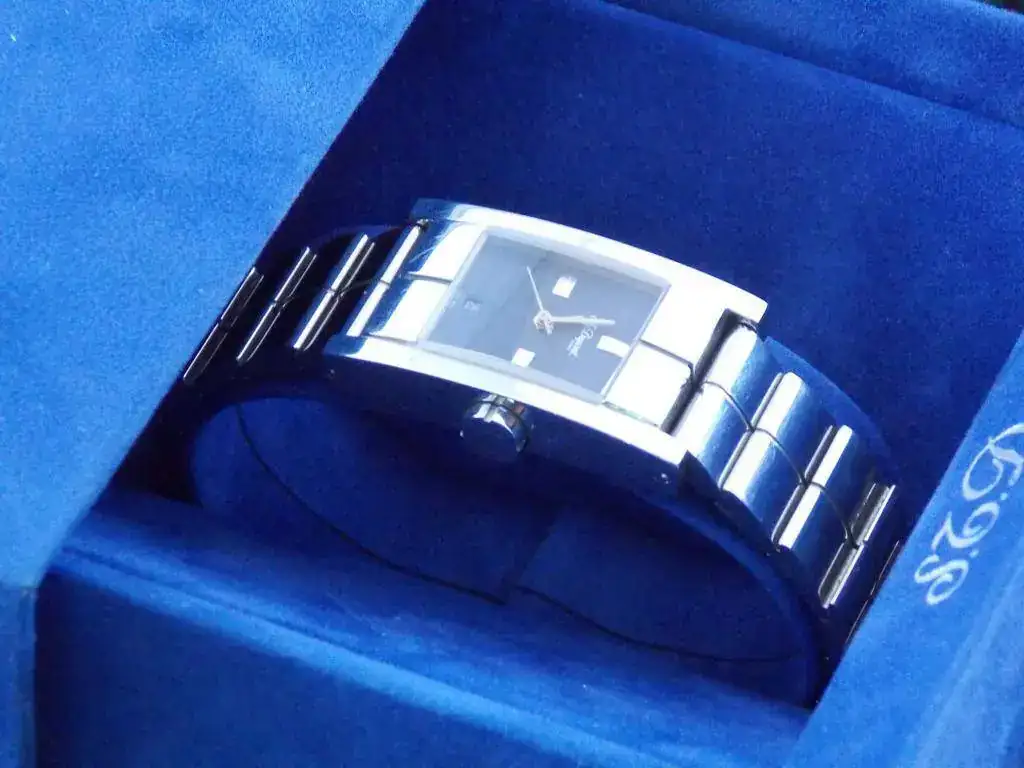 reloj 64172 cerca.webp