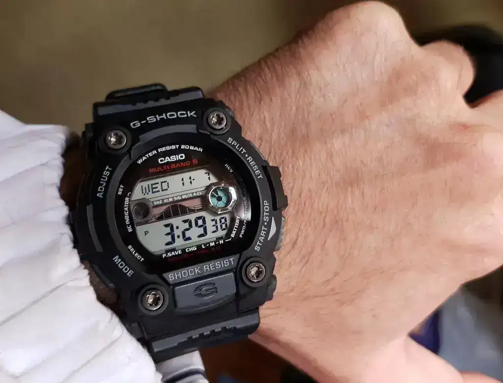 Reloj 7900.webp
