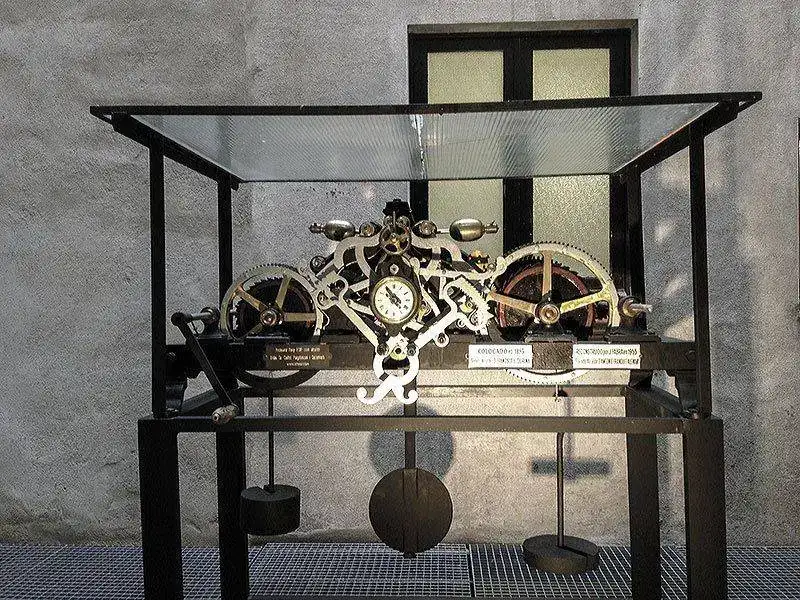 Reloj-ayuntamiento-Girona.webp