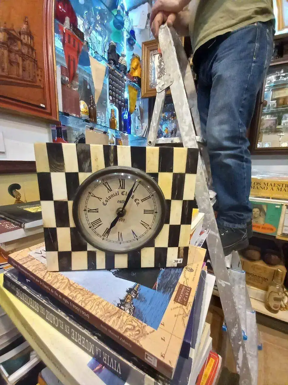 Reloj curioso 1.webp