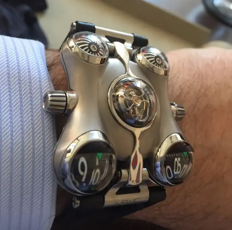 reloj-feo-ugly-watches-02.webp