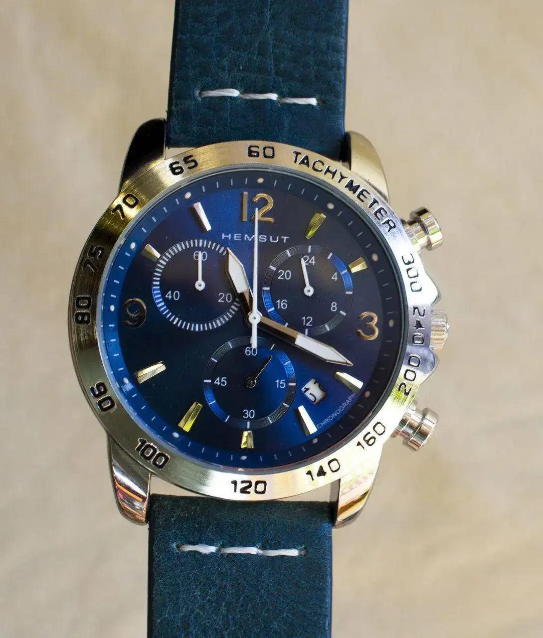 Reloj Hemsut.webp