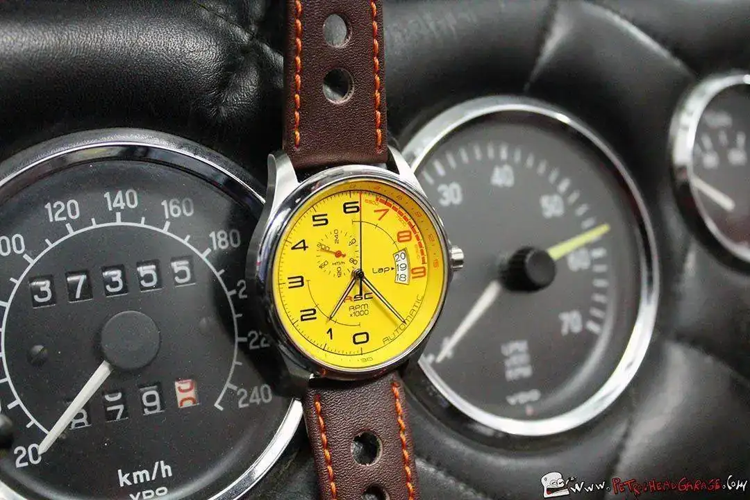 Reloj-RSC-Spaniard-Watches-Petrolheadgarage-4.webp