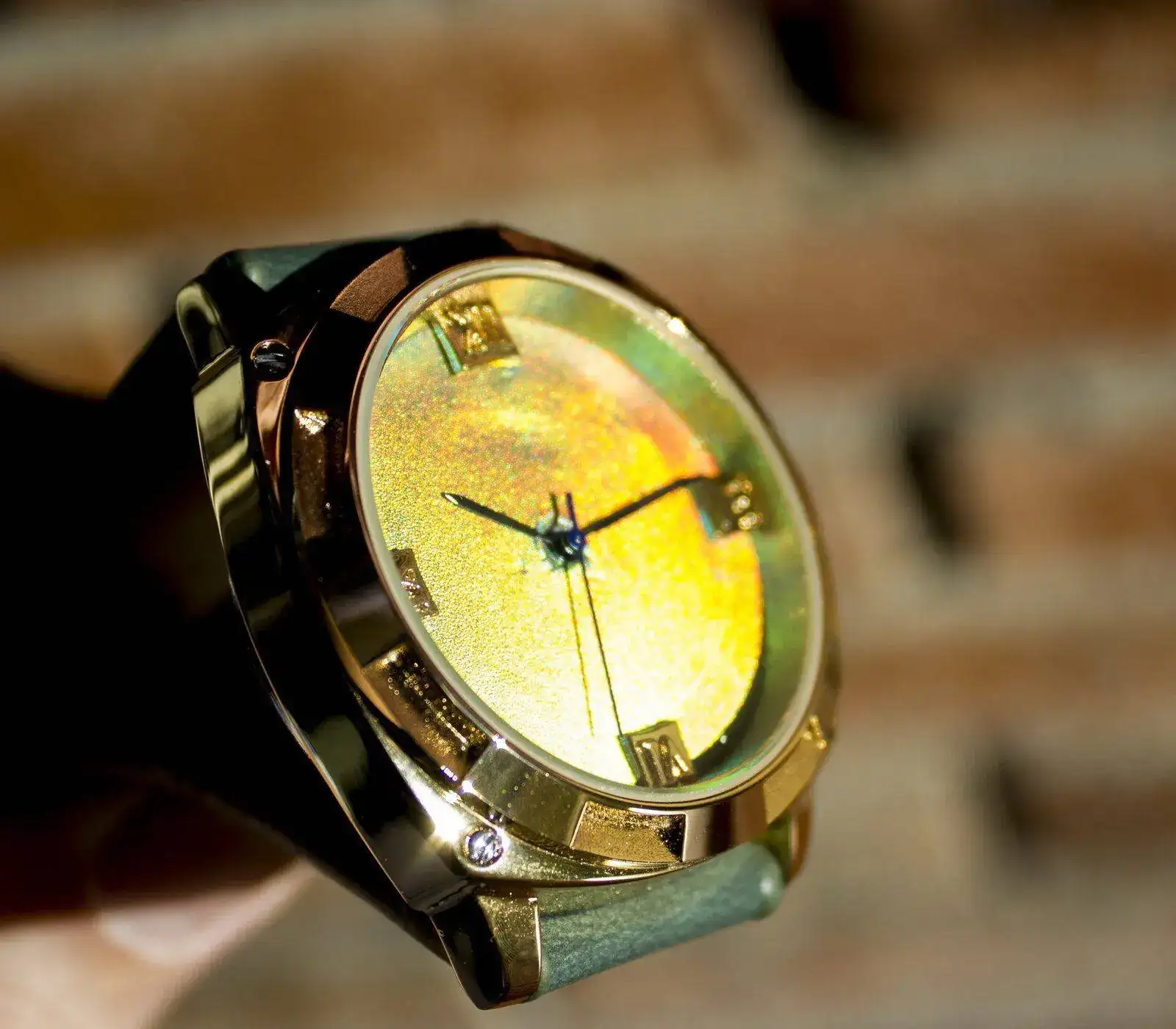 Reloj tornasolado 03.webp
