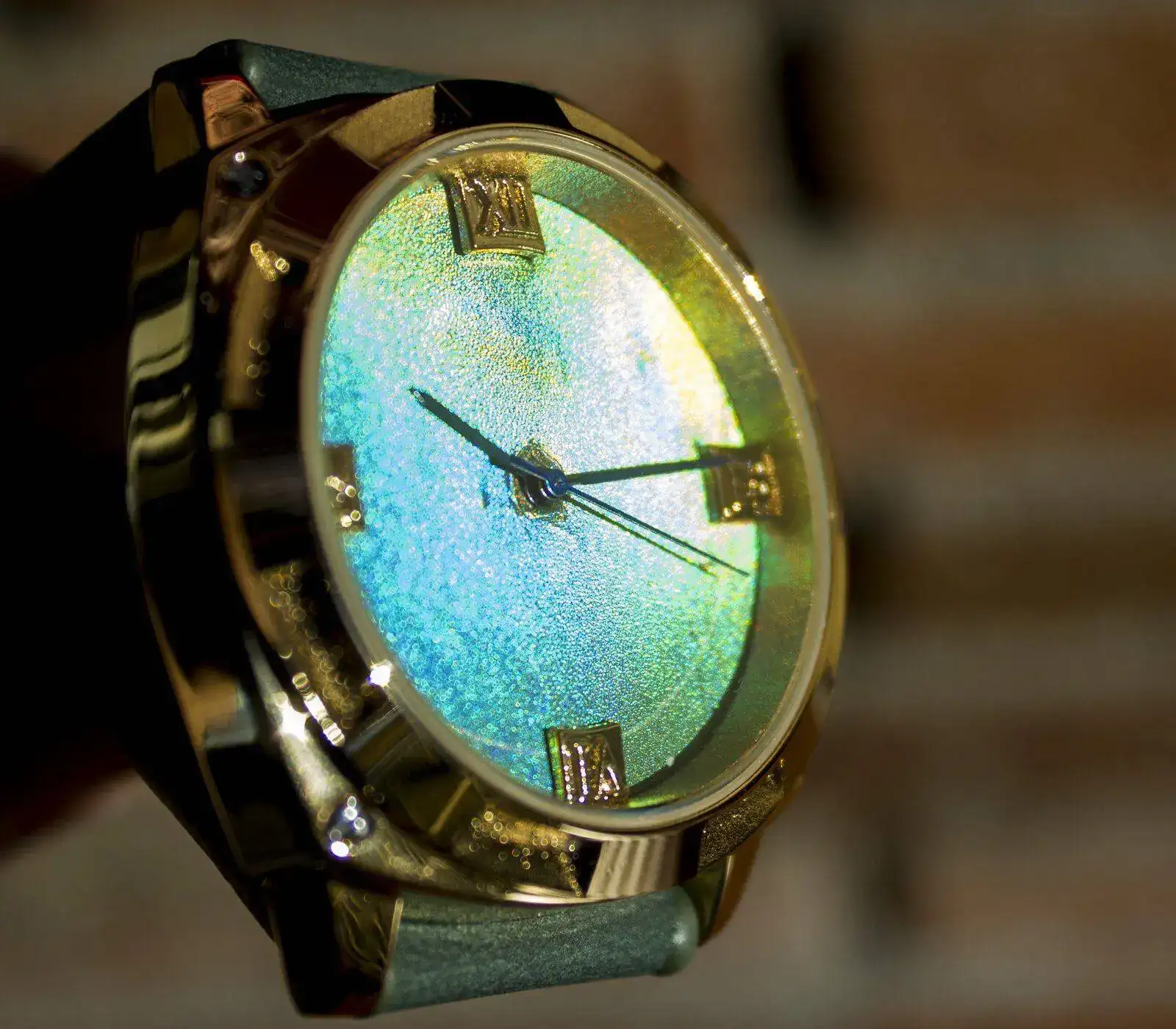 Reloj tornasolado 04.webp