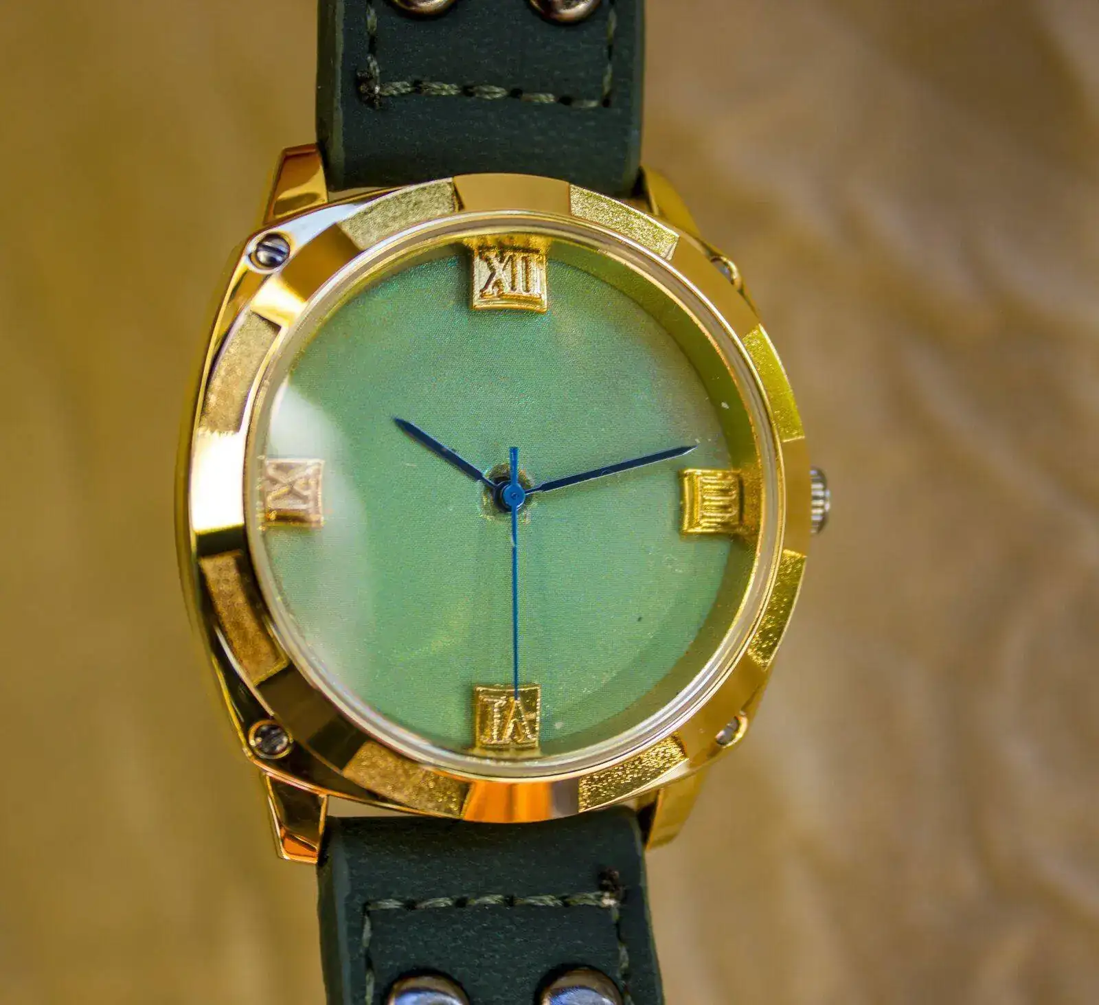 Reloj tornasolado.webp