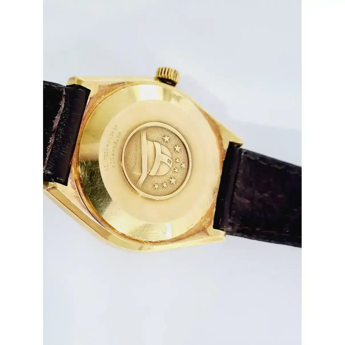 relojes-constellation-omega-de-oro-amarillo-37996287-5_2.webp