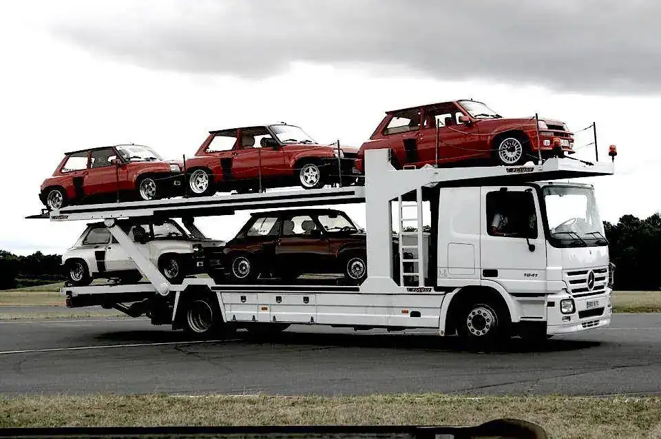 renault-5-turbo-transporter.webp