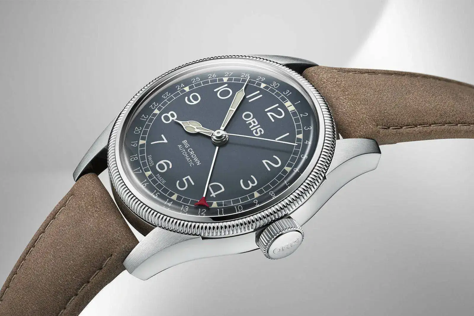 ris-Big-Crown-Pointer-Date-steel-Baselworld-2018-1.webp