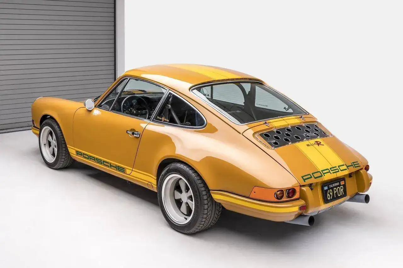 Rob-Dickinson-Singer-Vehicle-Design-1969-911E-first-car-12.jpeg