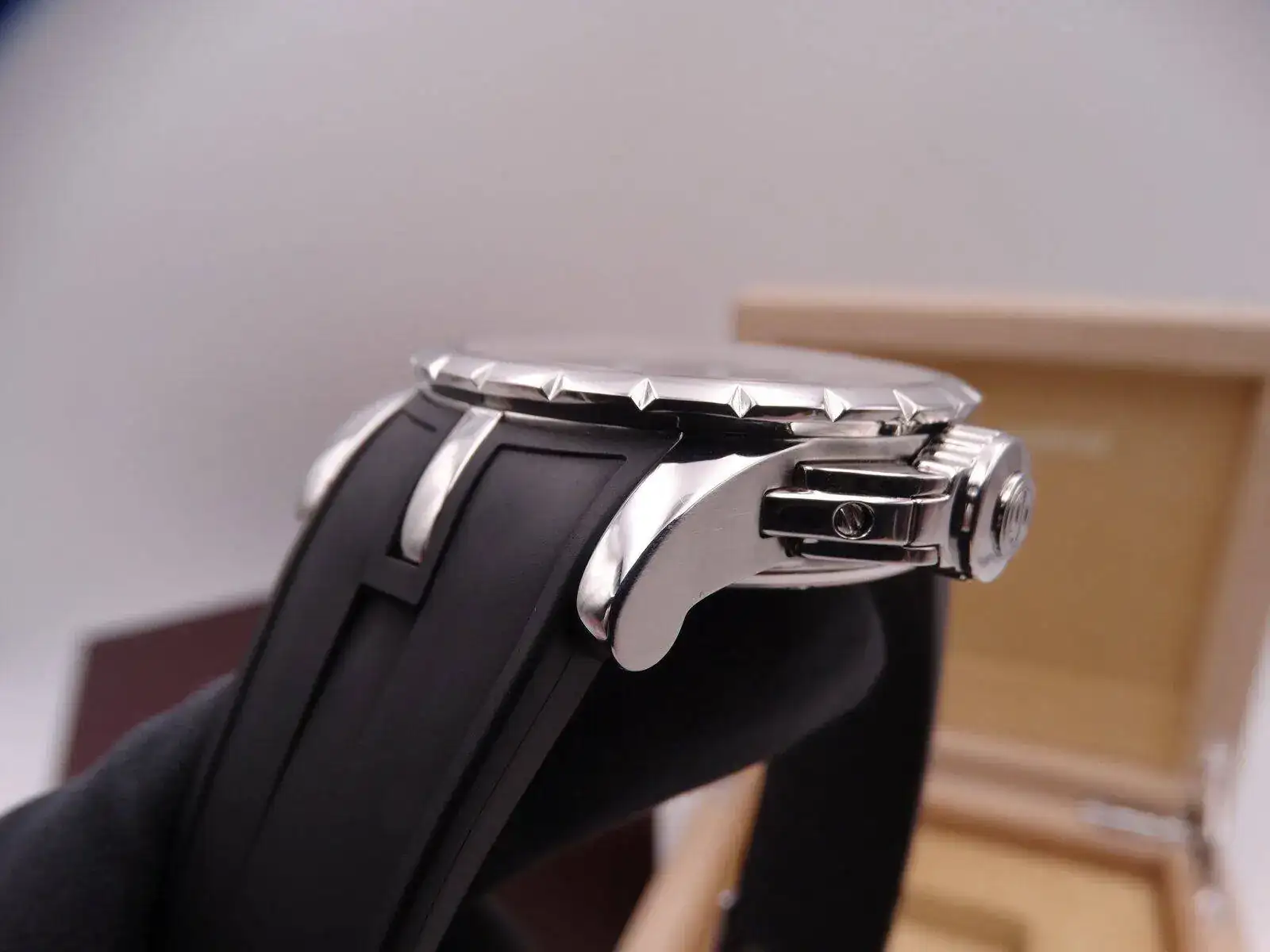 Roger Dubuis Excalibur 01050.webp