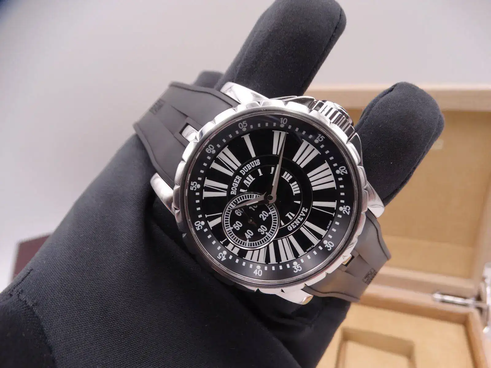 Roger Dubuis Excalibur 01054.webp