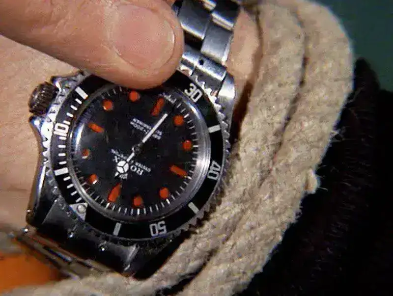 Roger-Moore-Liv-and-Let-Die-Rolex-5.webp