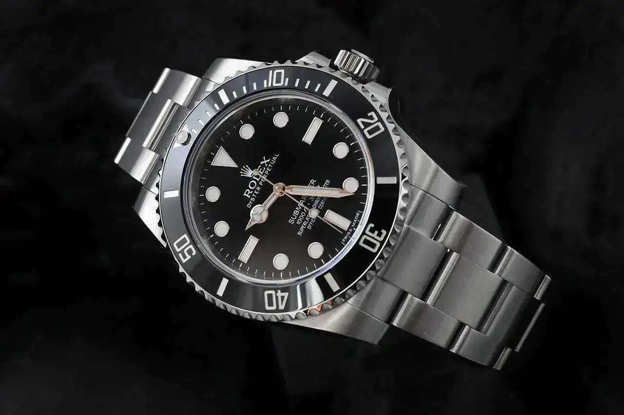 Rolex+114060+37+LR.webp