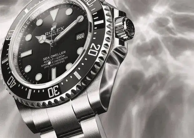 Rolex-116600-Sea-Dweller-4000-Angle-view-Baselworld-2014-via-Perpetuelle-620x440.webp