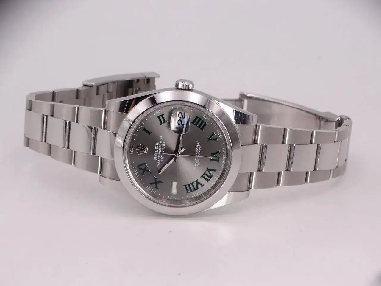 Rolex 126300 Datejust Wimbledon 01758.JPG