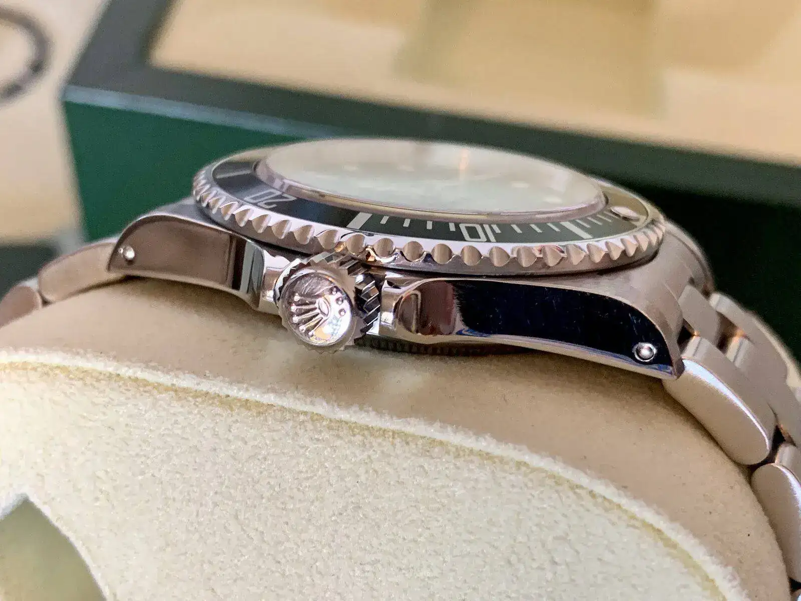 Rolex 14060M 04.webp
