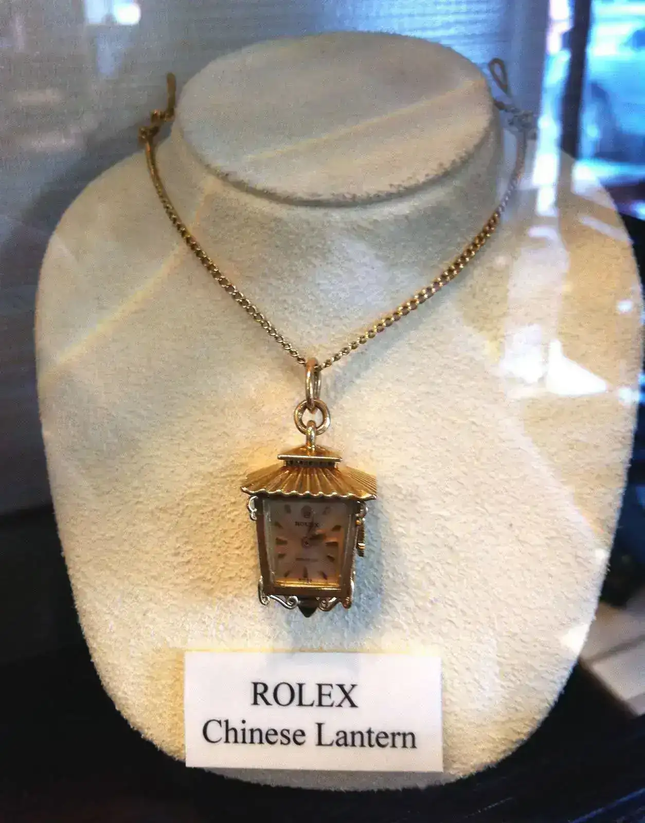 Rolex-Chinese-Lantern-Necklace.webp