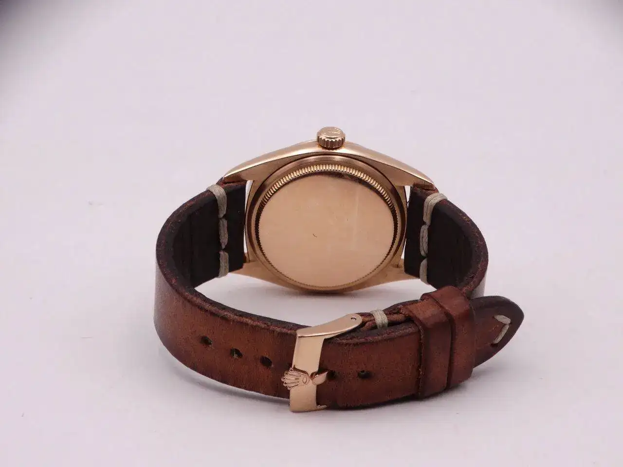 rolex date 6605 gold 06658.webp