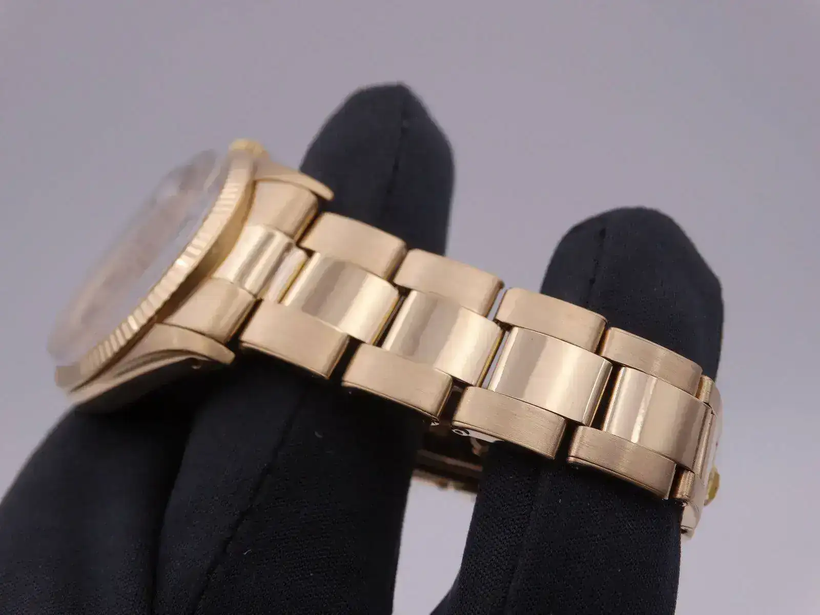 Rolex Date Gold 1503 8433.JPG