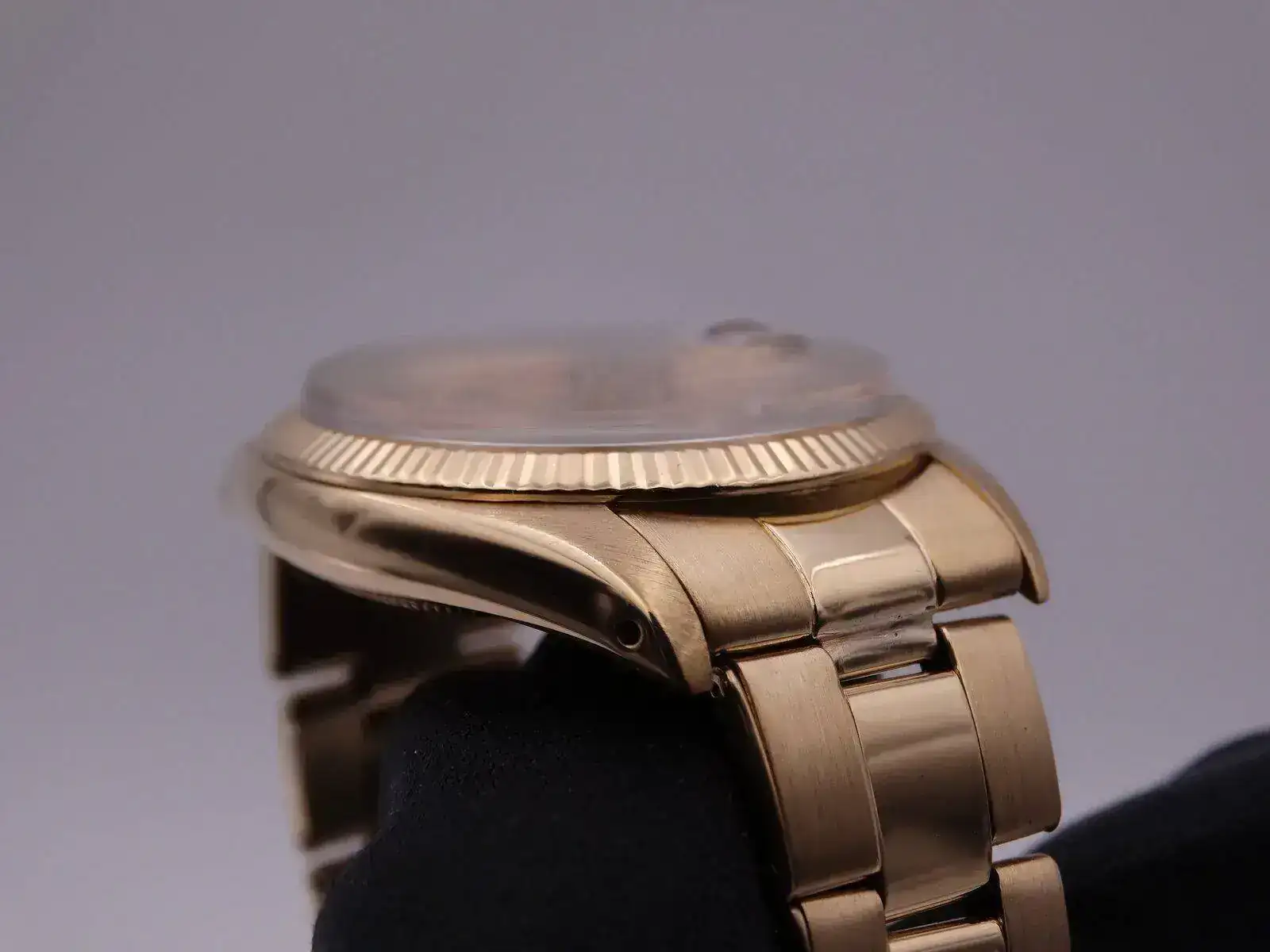 Rolex Date Gold 1503 8438.JPG
