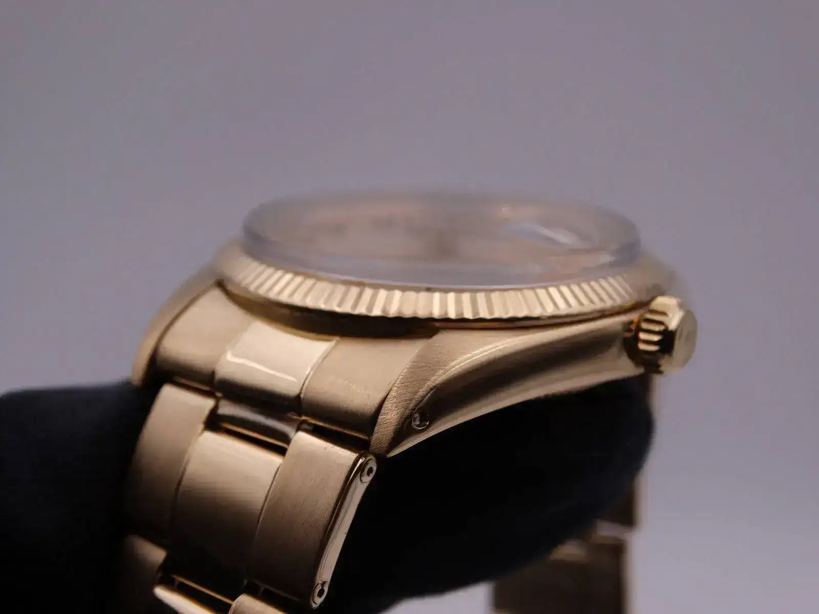 Rolex Date Gold 1503 8439.JPG