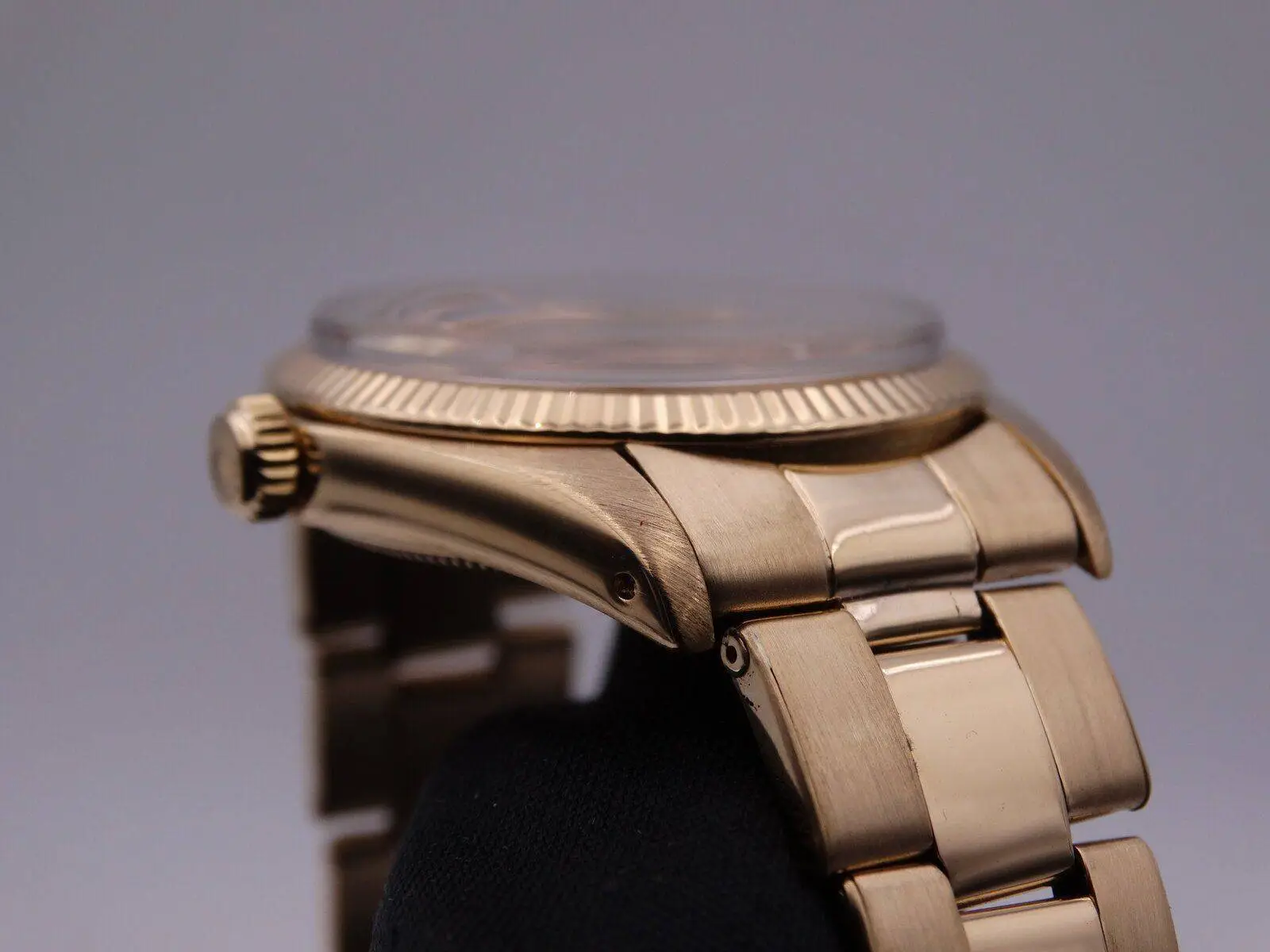 Rolex Date Gold 1503 8440.JPG