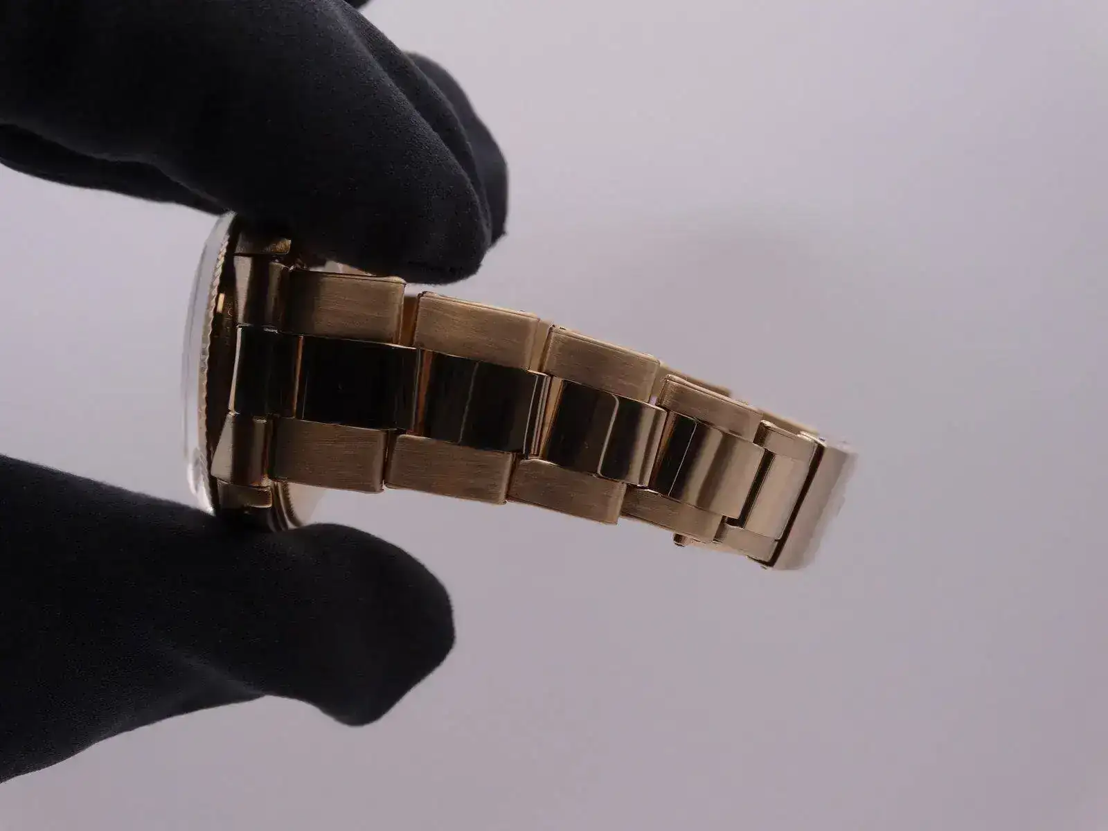 Rolex Date Gold 1503 8450.JPG