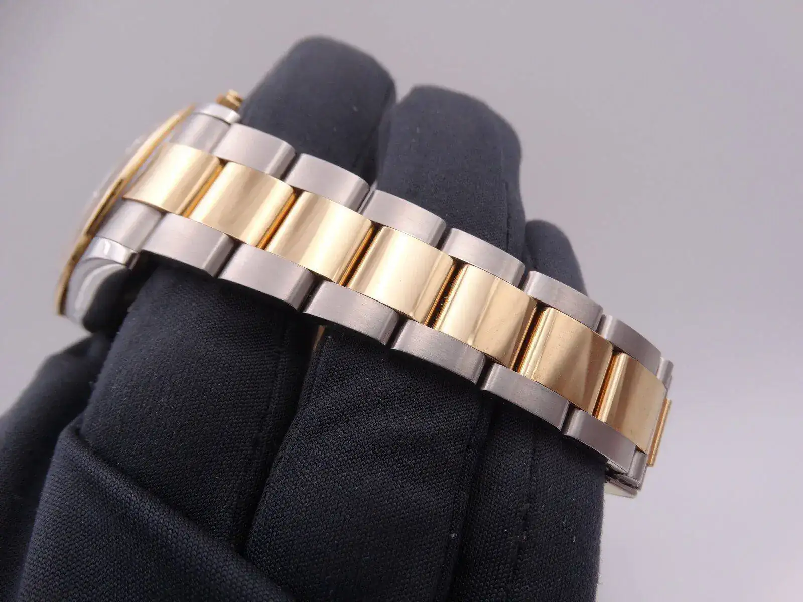 Rolex Daytona steel gold 02009.webp