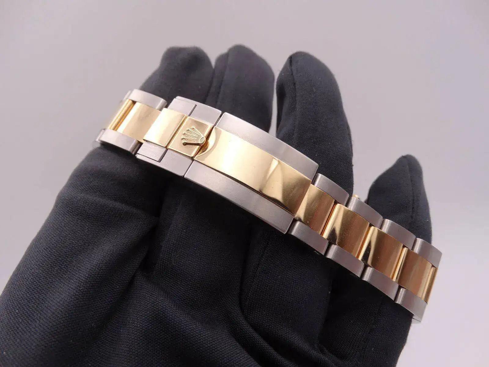 Rolex Daytona steel gold 02011.webp