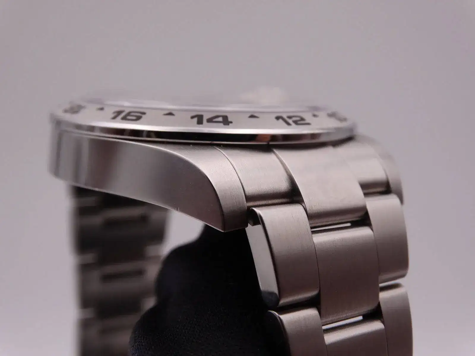Rolex Explorer II 216570 White Polar 03689.JPG