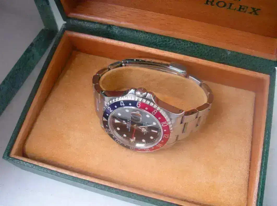Rolex-GMT-Master-16700-Pepsi-101.webp