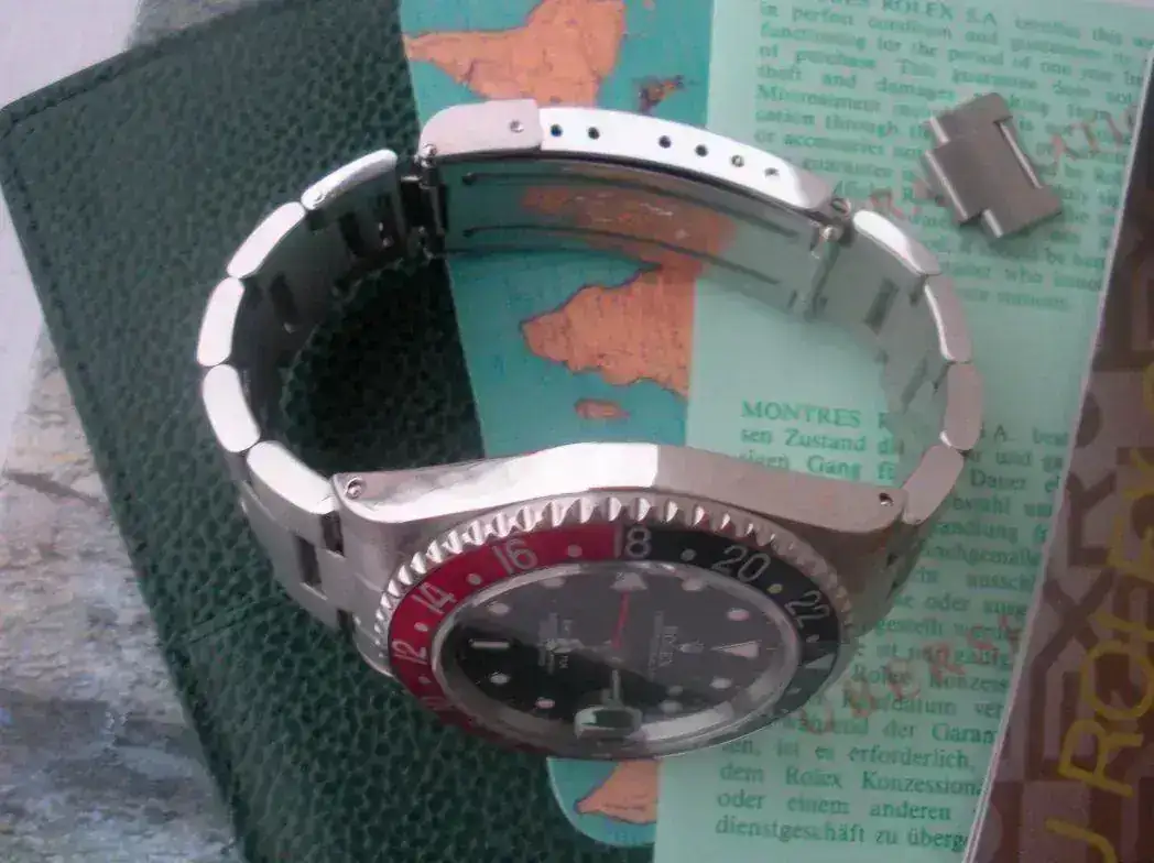 Rolex-GMT-Master-16700-Pepsi-111.webp