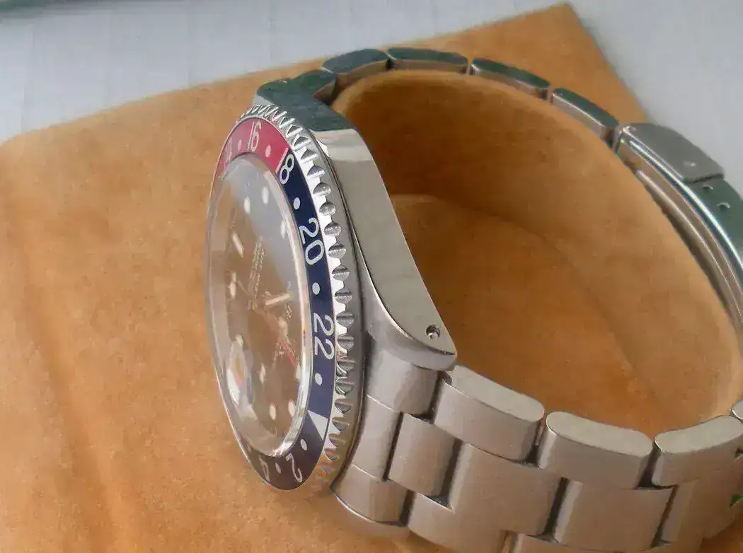 Rolex-GMT-Master-16700-Pepsi-118.webp