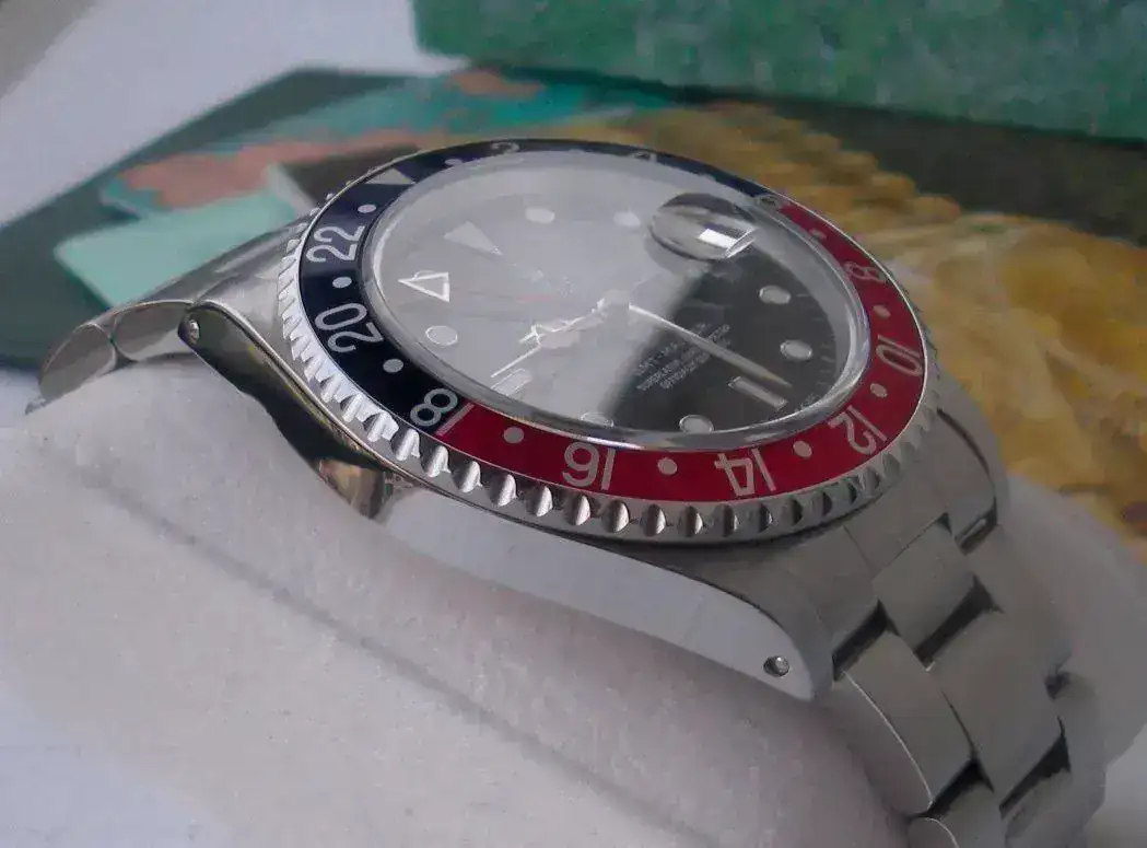Rolex-GMT-Master-16700-Pepsi-125.webp