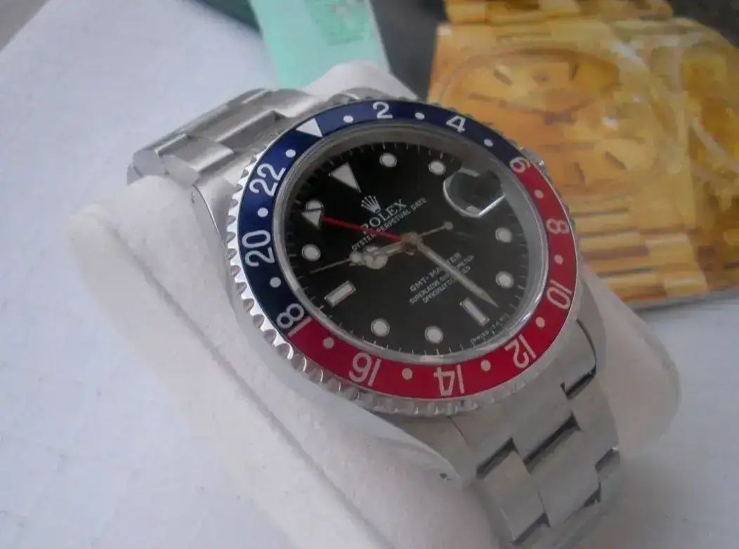 Rolex-GMT-Master-16700-Pepsi-128.webp