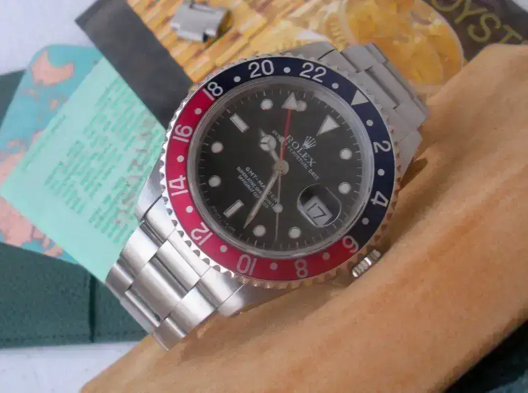 Rolex-GMT-Master-16700-Pepsi-129.webp