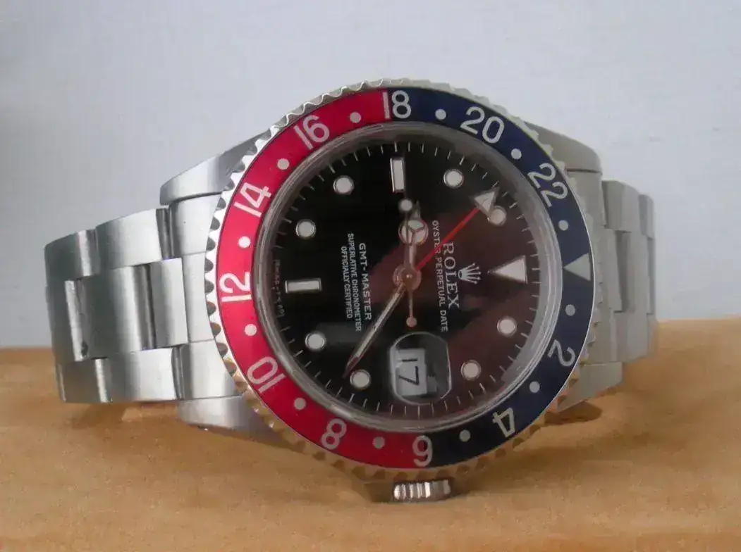 Rolex-GMT-Master-16700-Pepsi-141.webp
