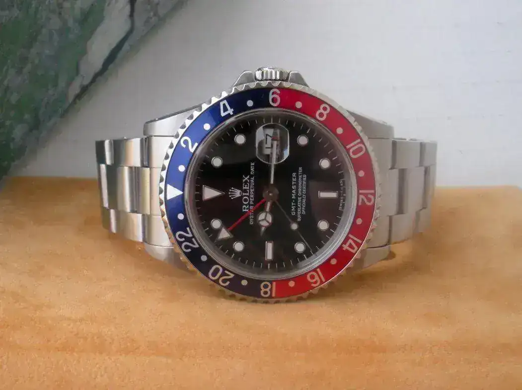 Rolex-GMT-Master-16700-Pepsi-155.webp