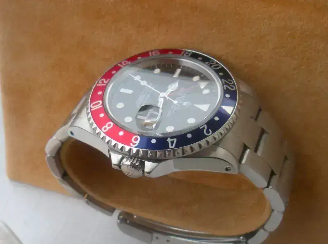 Rolex-GMT-Master-16700-Pepsi-157.webp