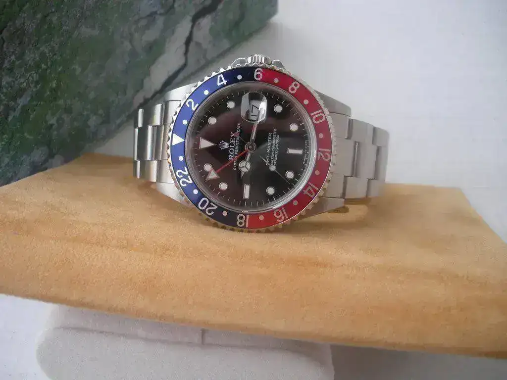 Rolex-GMT-Master-16700-Pepsi-62.webp