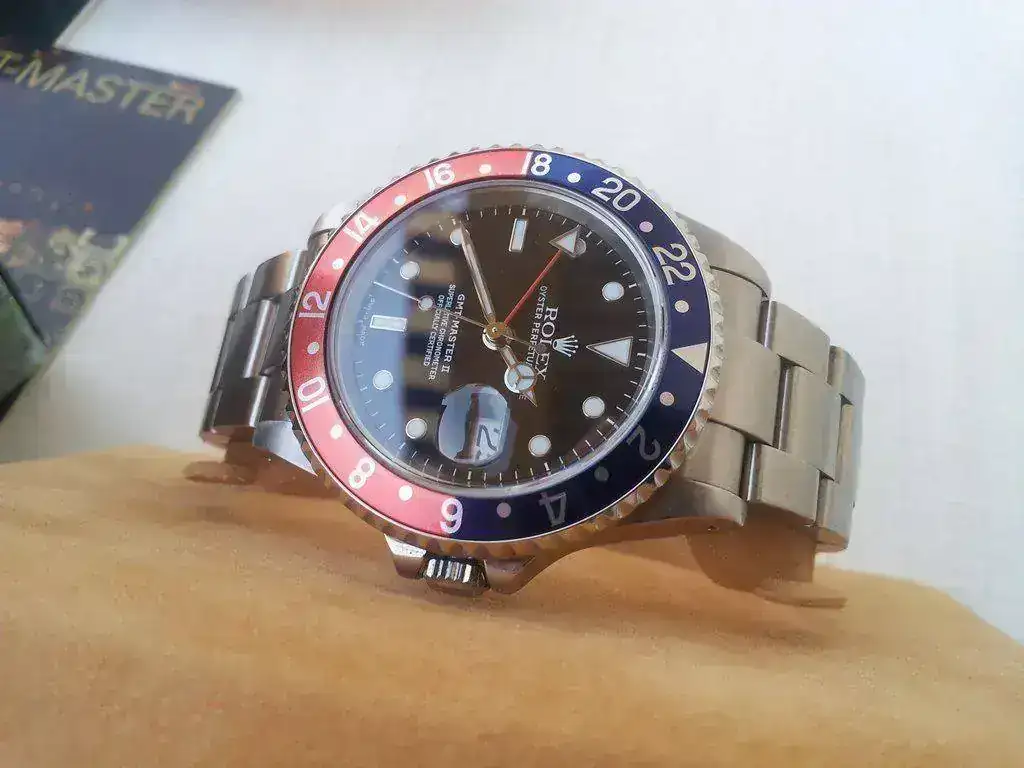 Rolex-GMT-Master-II-16710-serie-K-120.webp