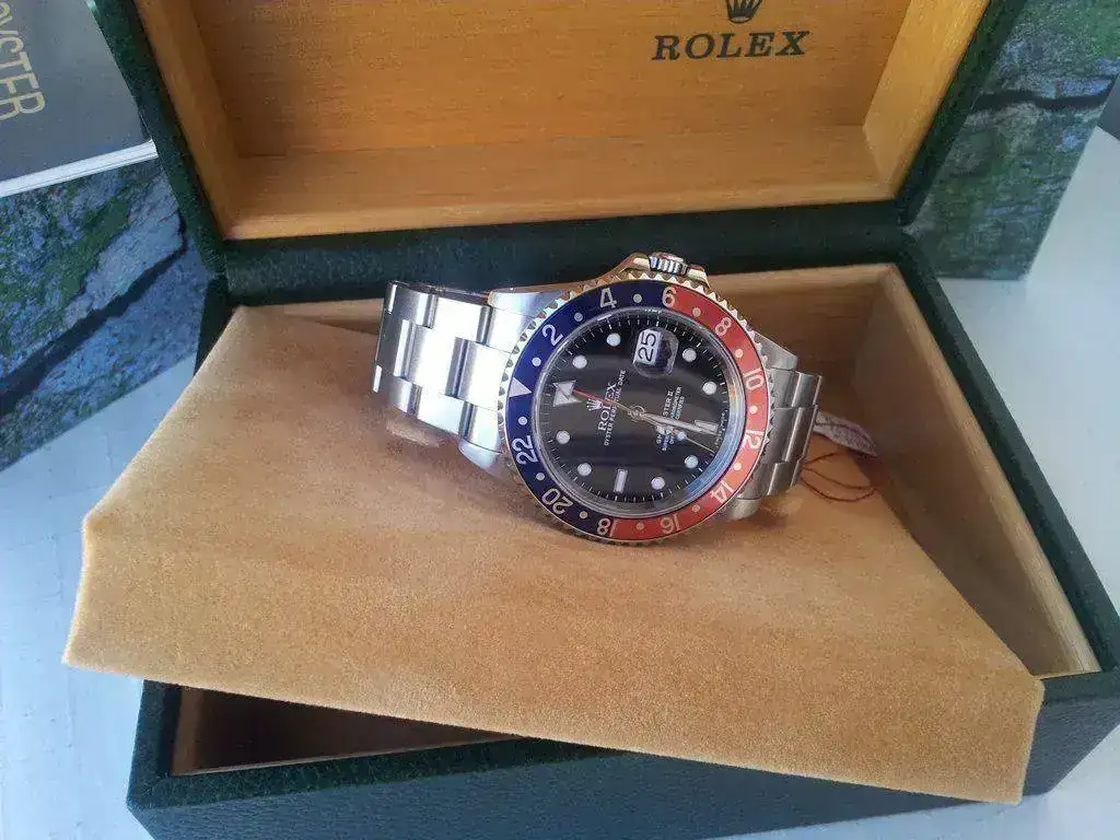 Rolex-GMT-Master-II-16710-serie-K-147.webp